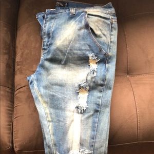 Distressed Light Jeans (Underated London)